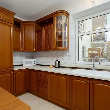 Διαμέρισμα Spacious 10-guests With Parking By Renters Βαρσοβία