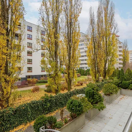 Διαμέρισμα Spacious 10-guests With Parking By Renters Βαρσοβία