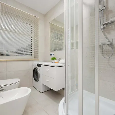 Spacious 10-guests With Parking By Renters Βαρσοβία