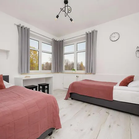 Spacious 10-guests With Parking By Renters Διαμέρισμα *