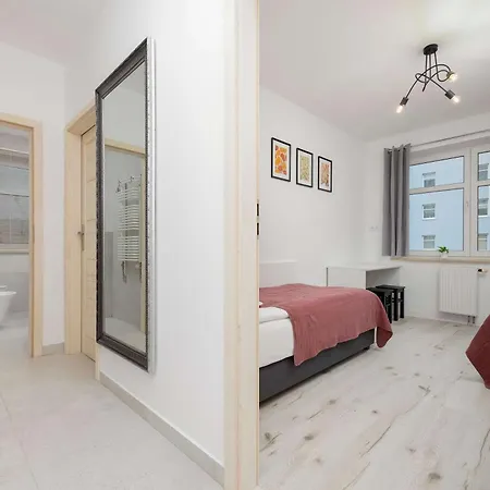 Spacious 10-guests With Parking By Renters Διαμέρισμα Βαρσοβία